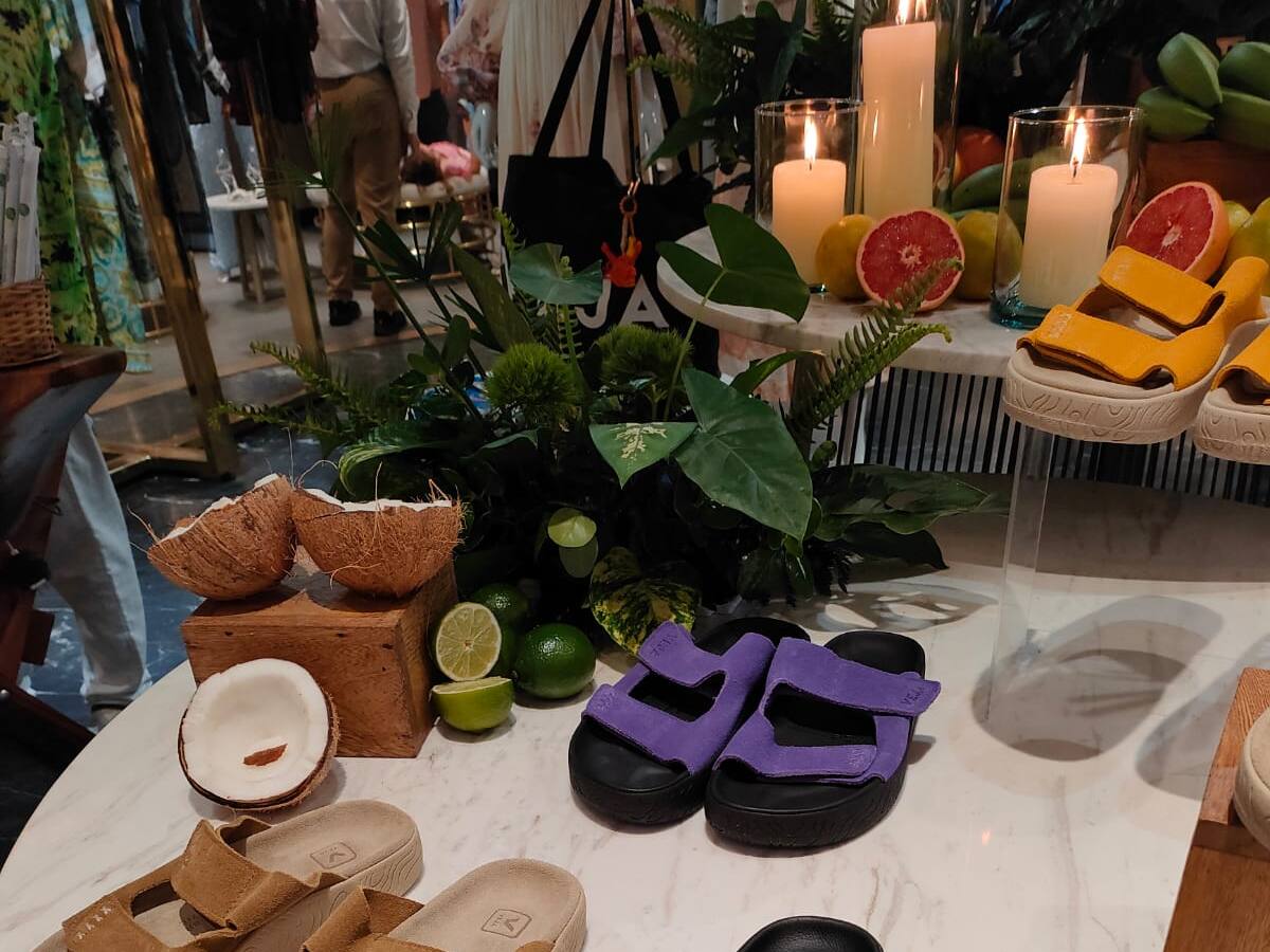 VEJA presentó en Cartagena su primera línea de sandalias fabricadas con materiales orgánicos