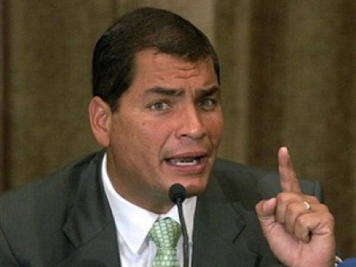 Correa demanda cooperación de Colombia para asistir a refugiados