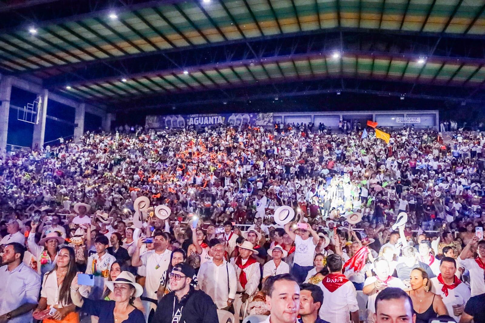 Es Importante destacar que, el sector del entretenimiento contaba con 3.500 empleos, sin embargo, en el mes de junio se incrementó su personal con 2.700 personas para reforzar estos servicios durante las festividades.