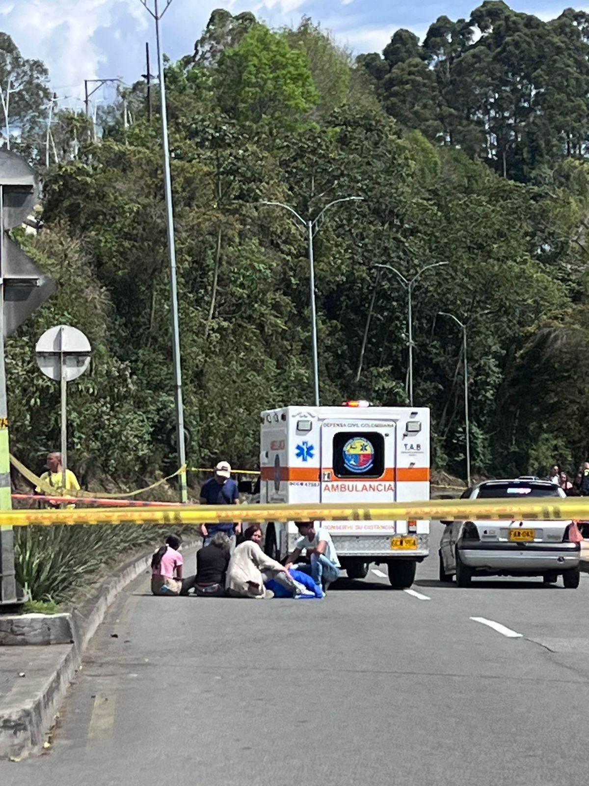 Accidente de una adulta mayor en la Avenida Centenario en Manizales - Fotografía suministrada
