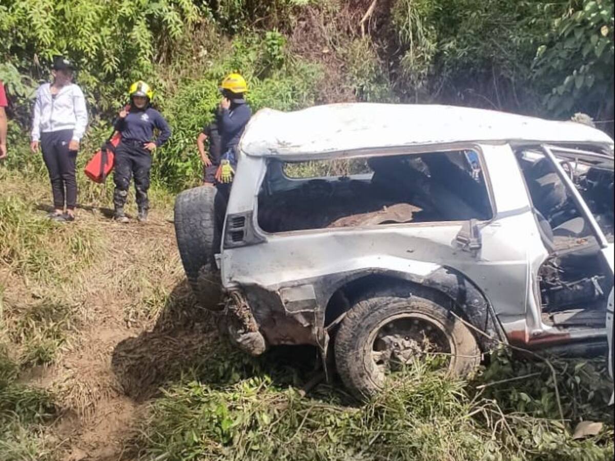 2 personas muertas y 2 menores heridos en accidente de tránsito