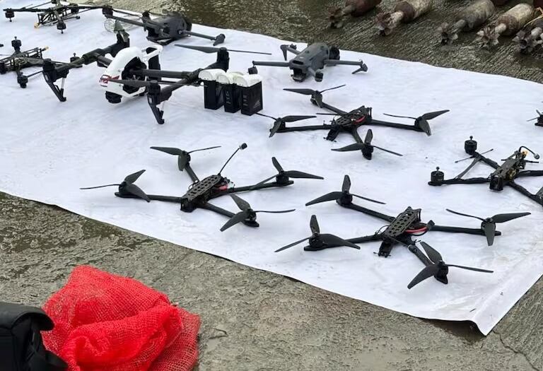 Incautan drones, explosivos y material de guerra de Disidencias Farc en López de Micay