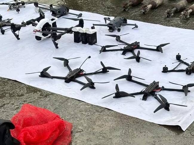Incautan drones, explosivos y material de guerra de Disidencias Farc en López de Micay