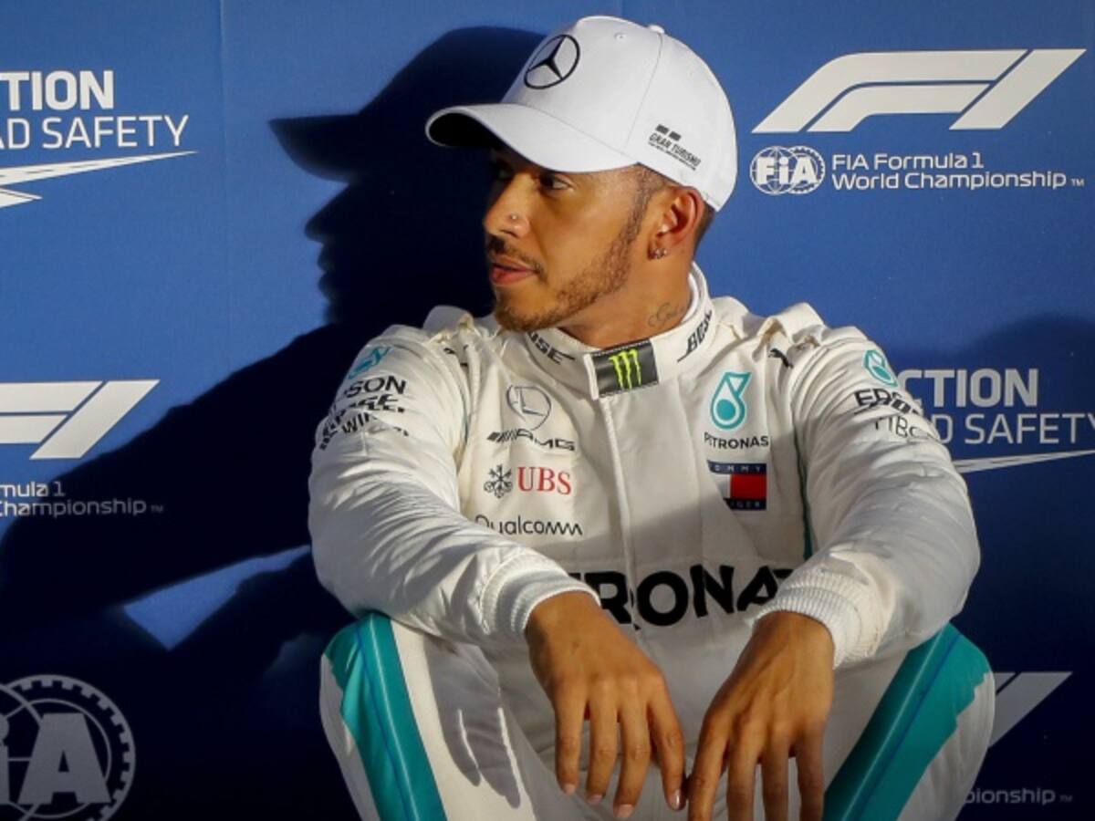 Hamilton inicia la defensa del título desde la 'pole'