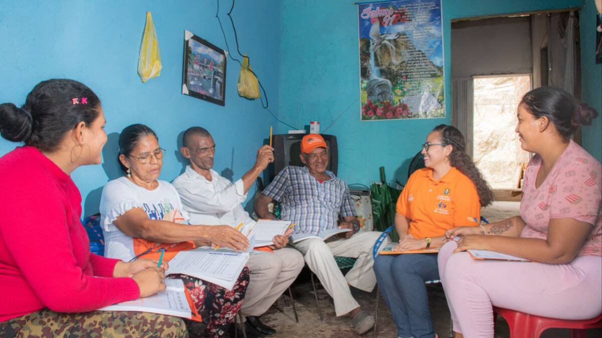 32 mil personas de Magdalena ya saben leer y escribir gracias a programa de alfabetización