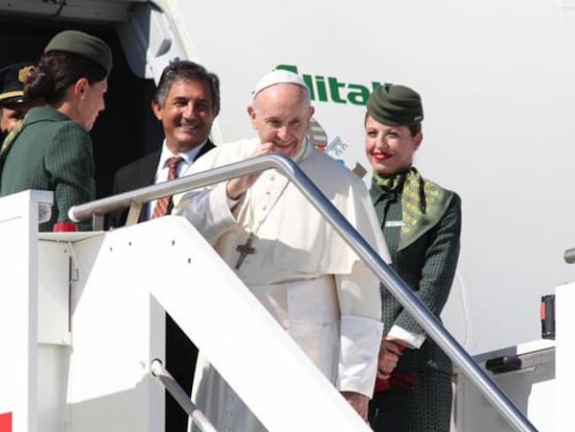 La llegada del papa a Colombia: Resumen del primer día