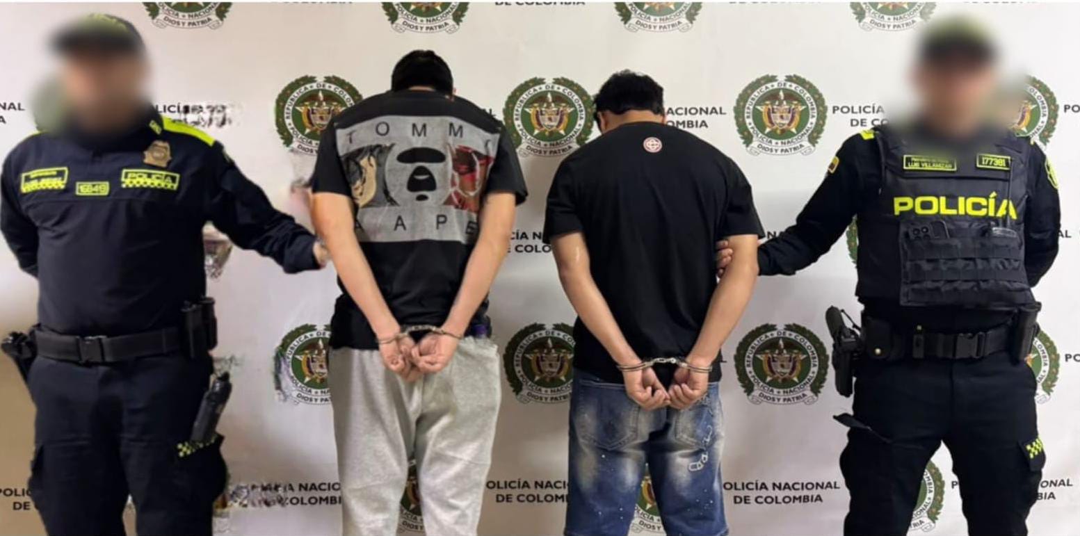 Dos de los hombres que conformaban la banda delincuencial "Los Fleteros”  fueron capturados por la Policía Nacional en Medellín / Foto: Policía Nacional
