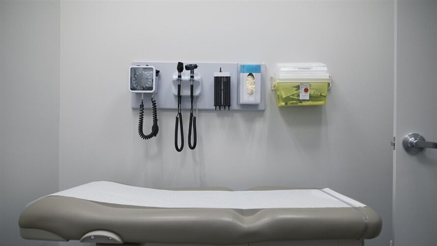 Acusan a médico de abuso sexual a paciente en Melgar. Foto: Getty Images