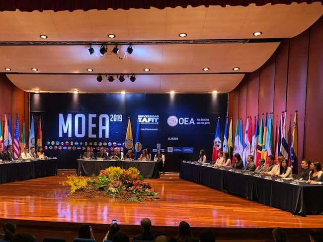 200 Jóvenes viven en Medellín el modelo nacional de la Asamblea de la OEA