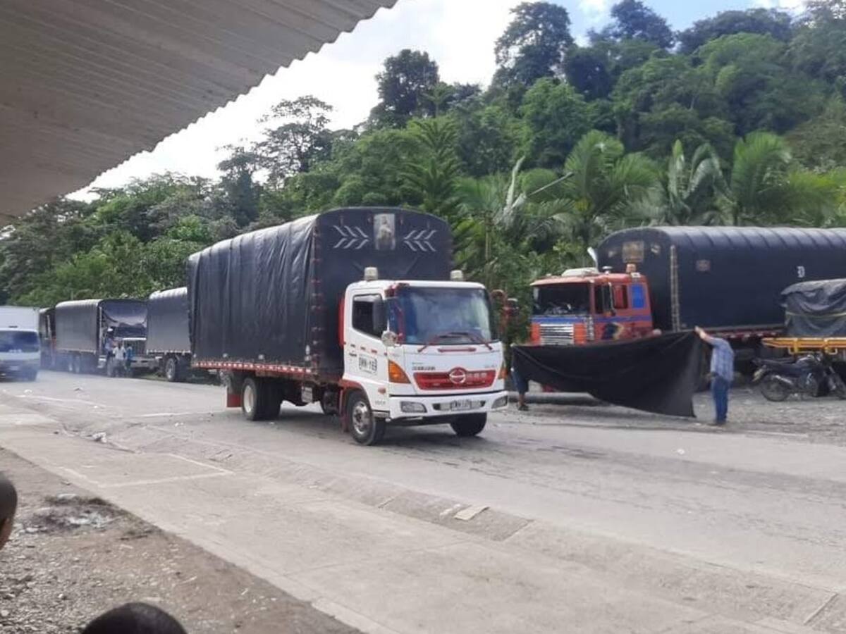 Gastos de transportadores aumentaron $500.000 diarios por colapso del puente El Alambrado