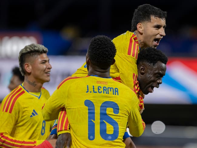 Los jugadores de la Selección Colombia celebra uno de los goles contra Australia. (Estados Unidos). EFE/ Angel Colmenares