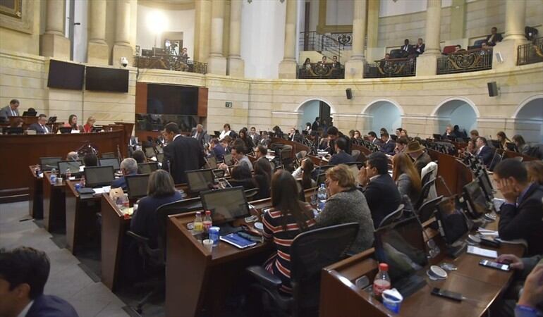 ¿Usted qué opina respecto al salario que reciben los congresistas?. Foto: Colprensa