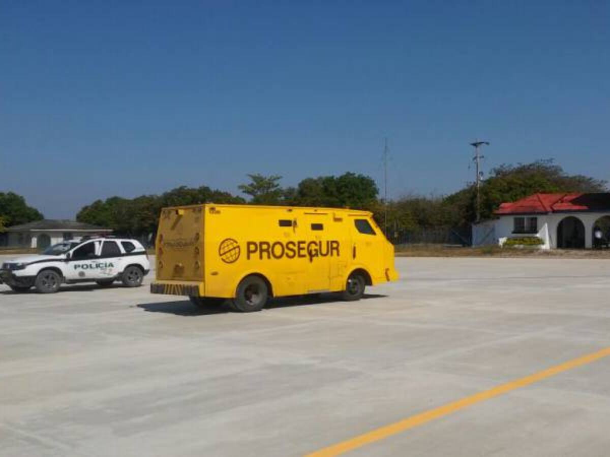 Presuntos miembros del Eln asaltan aeropuerto de Aguachica y roban avioneta