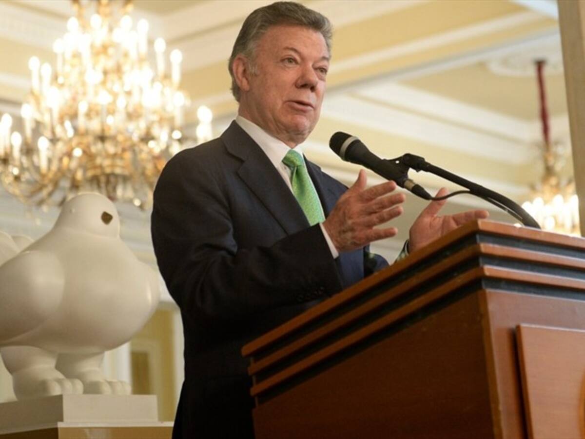 Ver a Timochenko y al secretariado respondiendo ante la justicia es muy importante: Santos