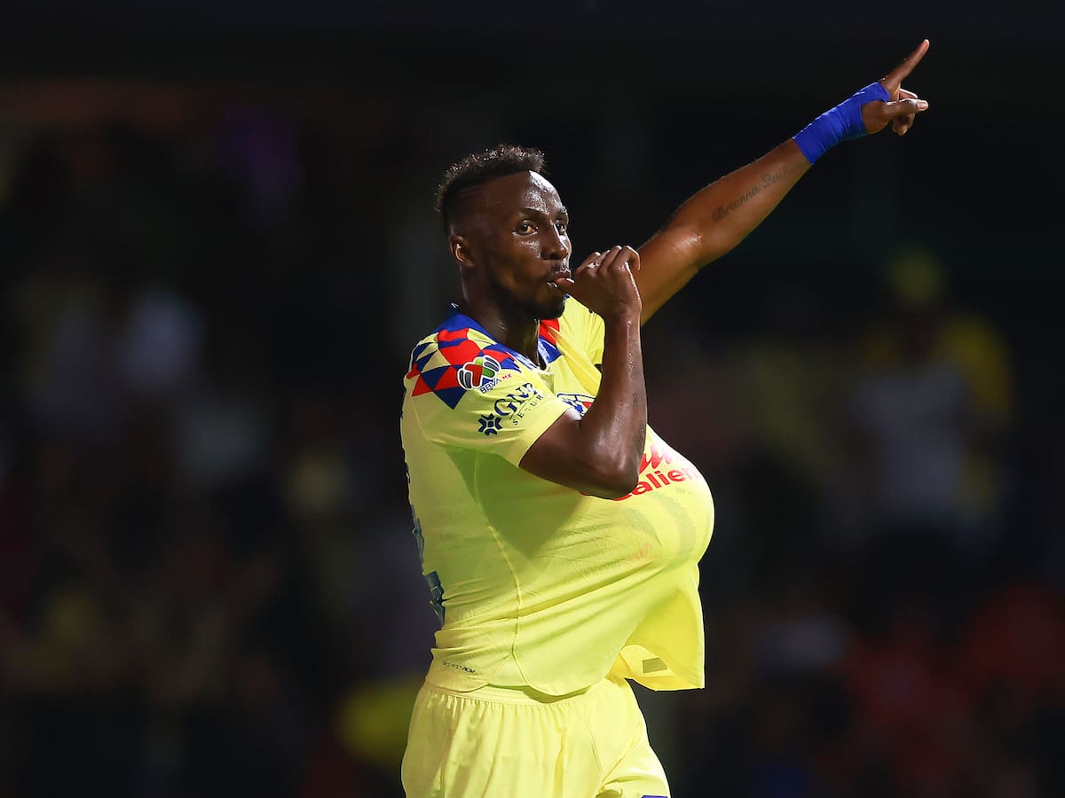 Julián Quiñones tendrá que elegir entre Colombia y México: Néstor Lorenzo lo quiere