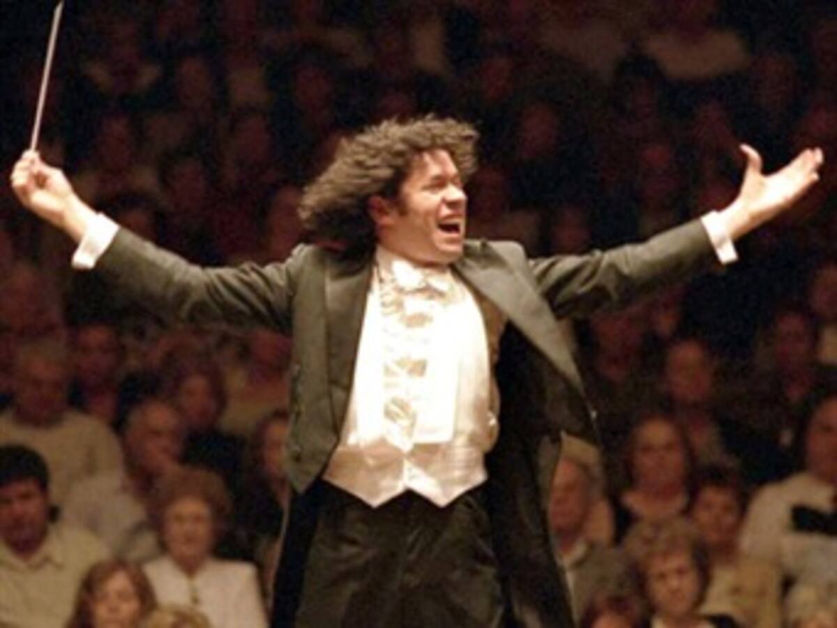 Venezuela rechaza "maltrato" dado a Dudamel en aeropuerto de Israel