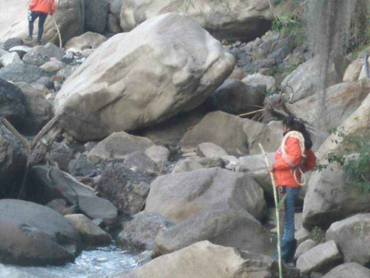 Recuperan cuerpo sin vida de joven que cayó al río Nevado en El Espino