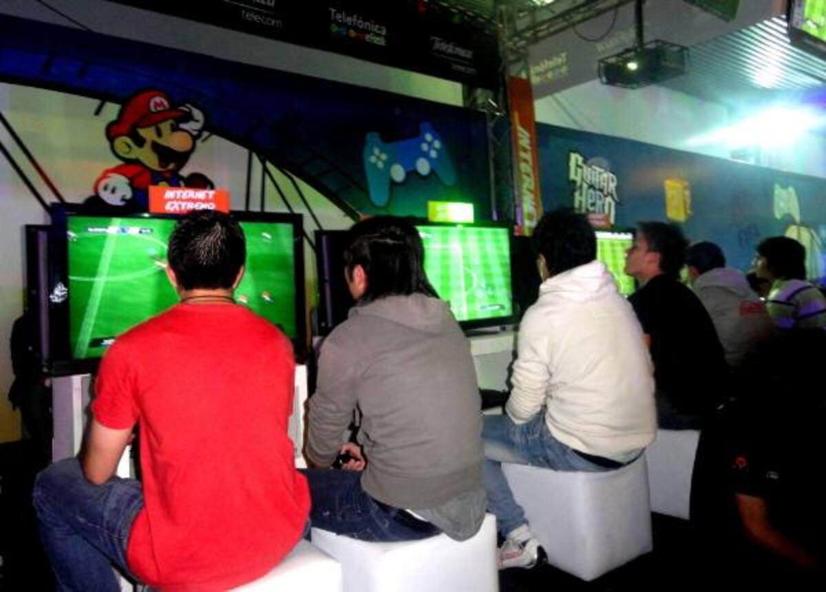 La tecnología se encuentra presente hasta en los momentos de ocio de los campuseros.