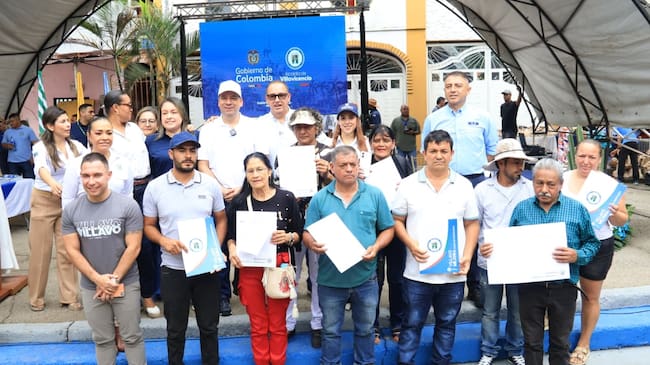 140 familias de La Nohora, en Villavicencio, recibieron títulos de propiedad a través de MinVivienda.
Foto: Ministerio de Vivienda