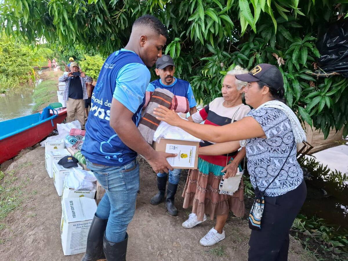 Damnificados por inundaciones recibieron ayudas humanitarias en el sur de Bolívar