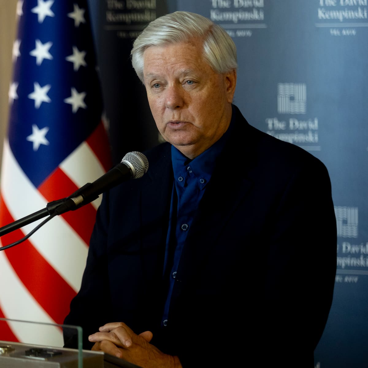 Tras muerte de Lindsey Graham, Trump pide nombrar a la hermana como senadora interina