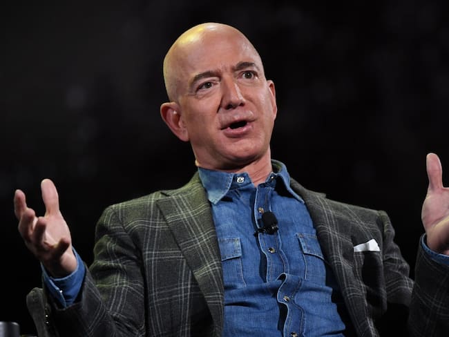 Jeff Bezos deja la dirección de Amazon