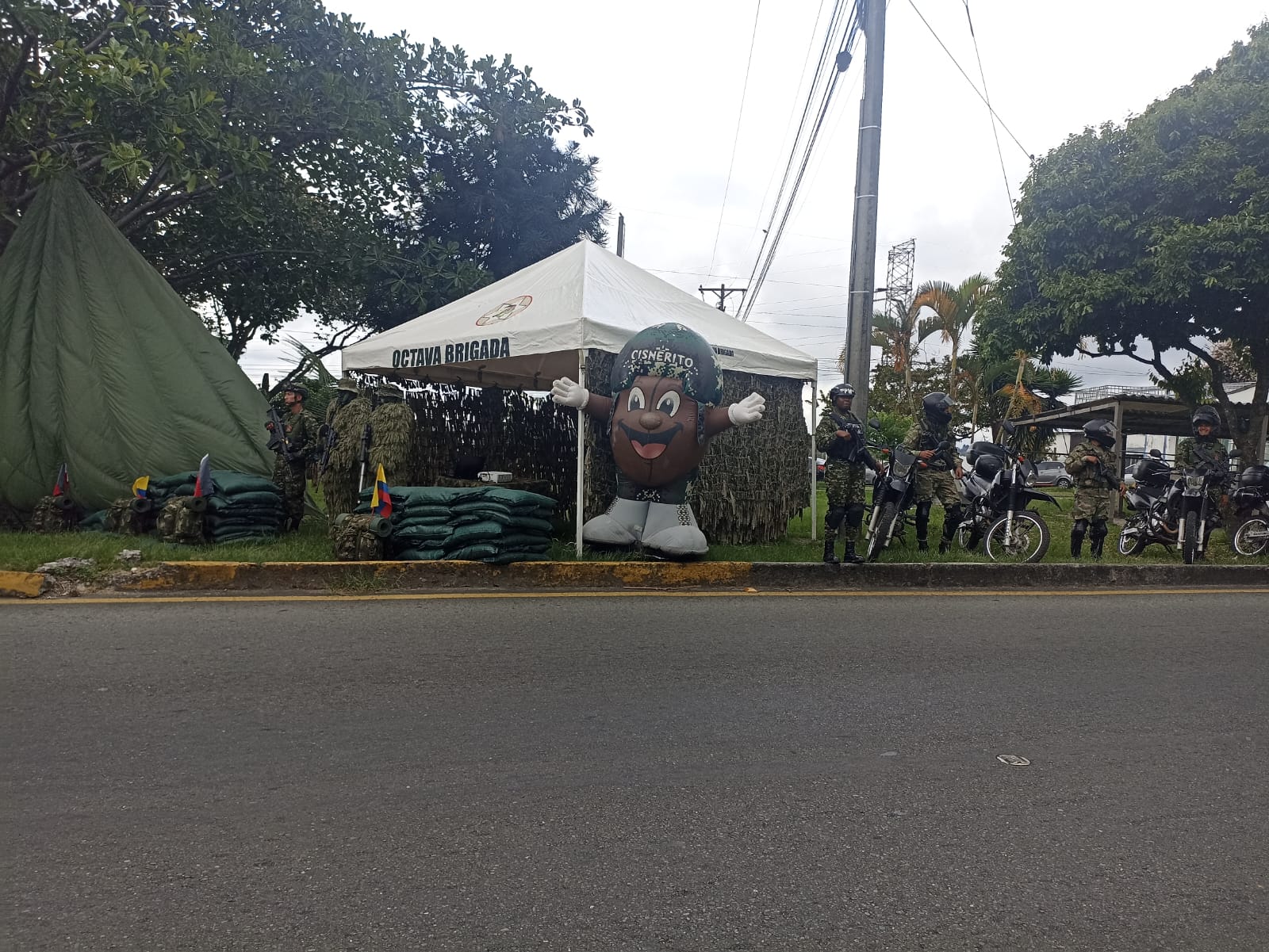 Puestos de control de la Octava Brigada del Ejército en Armenia. Foto: Adrián Trejos