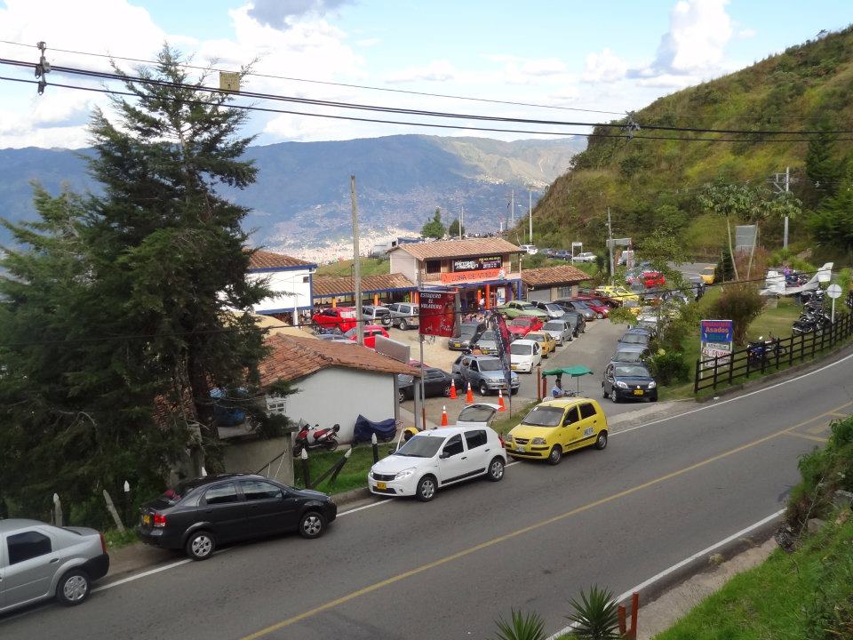 El traslado del peaje afectaría a los comerciantes y visitantes de los miradores. Foto: Aeroclub San Félix Parapente.