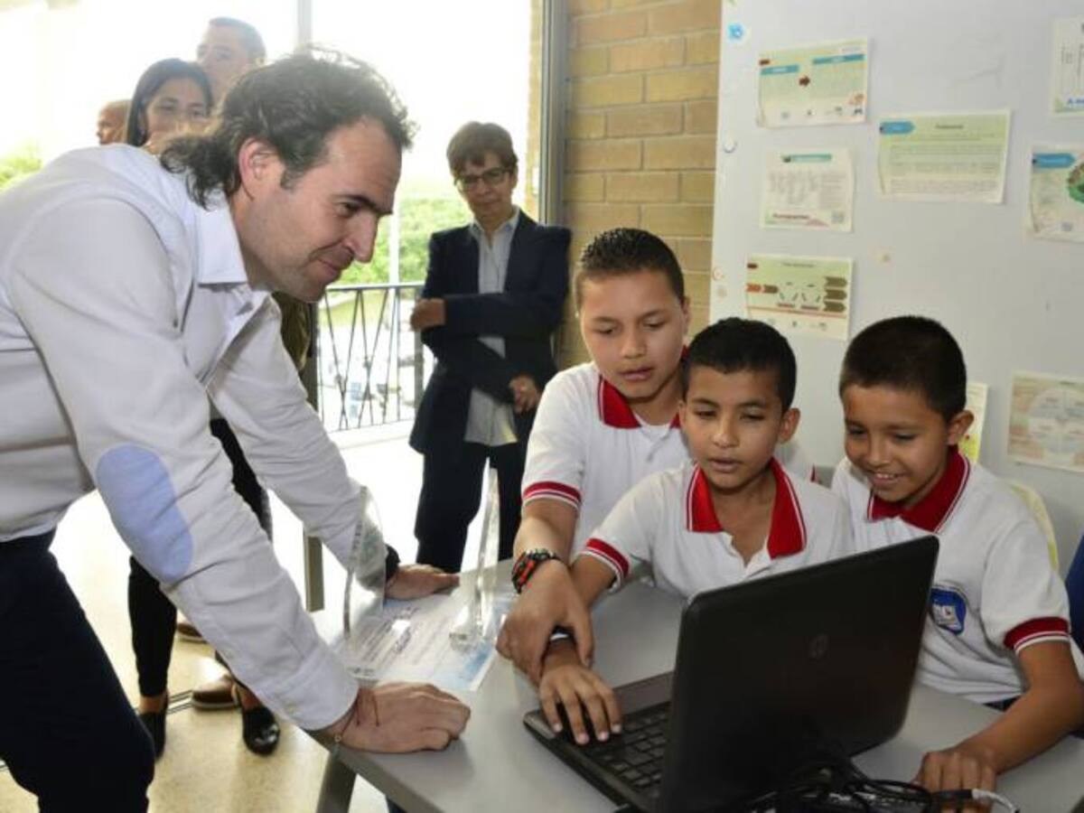 La Alianza Futuro Digital Medellín es ejemplo para la educación en el país