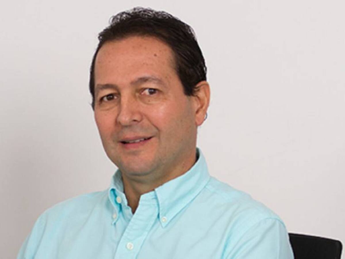 Por contratos indebidos, en firme sanción al Secretario de Deportes