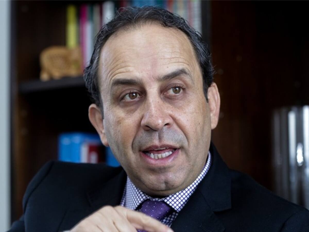 Superintendente de Salud expuso que esta entidad fue víctima de suplantaciones y amenazas