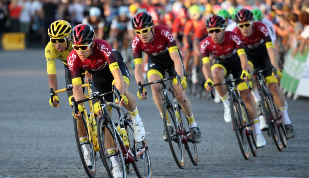 El Team Ineos durante la última etapa del Tour de Francia 2019.