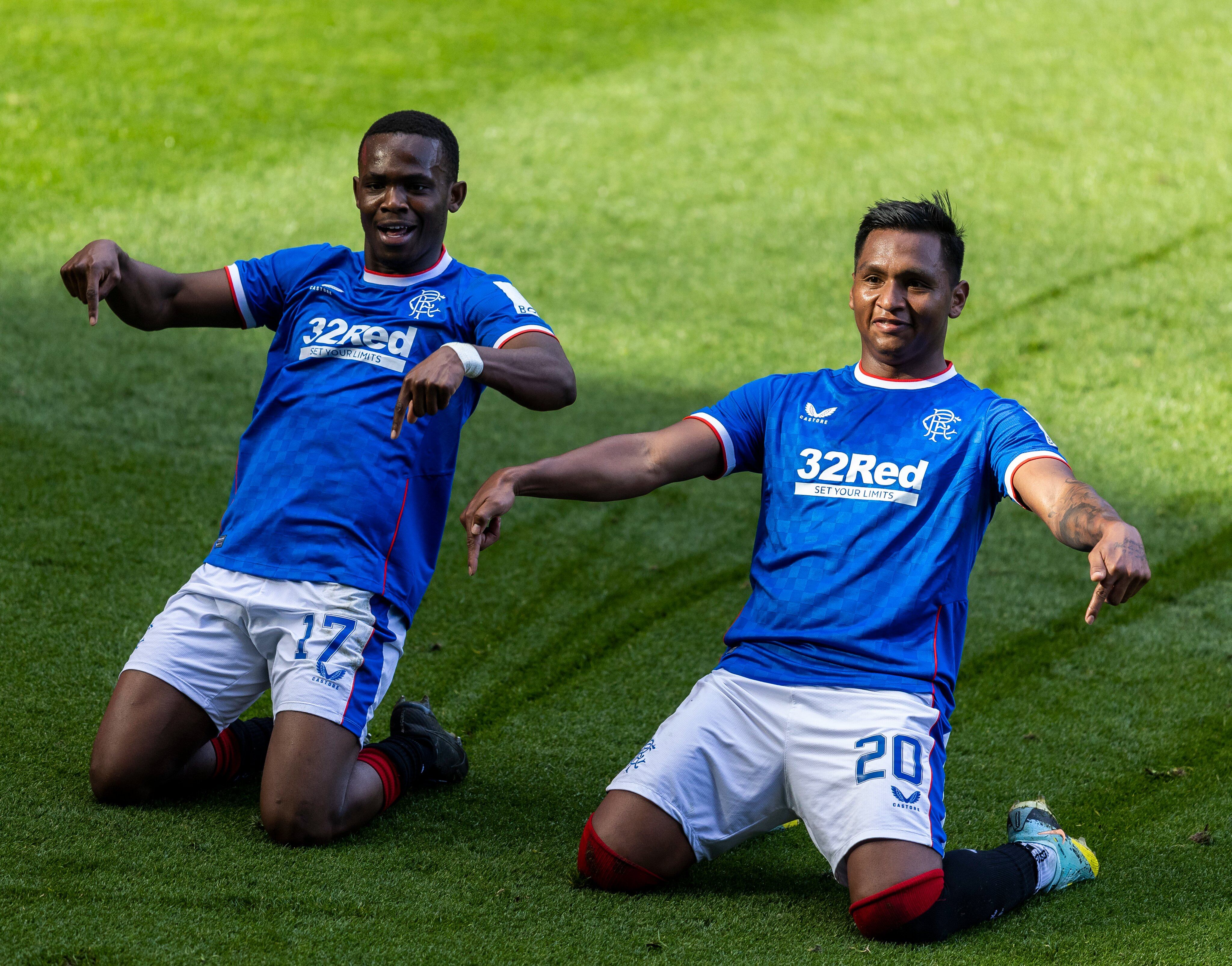 Alfredo Morelos celebra uno de sus dos goles en la victoria del Rangers / @RangersFC.