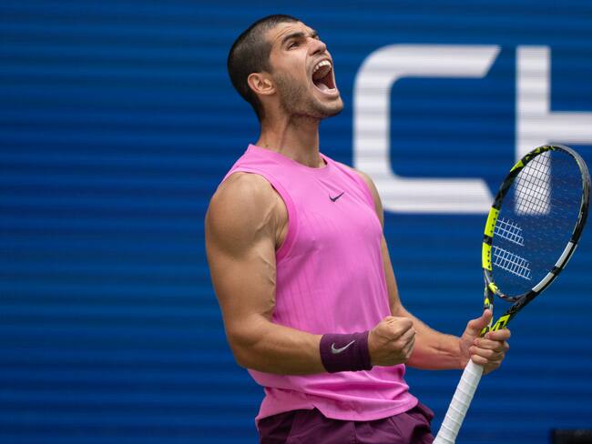 ¡Carlos Alcaraz derrota a Novak Djokovic y vuelve a la final de un US Open!