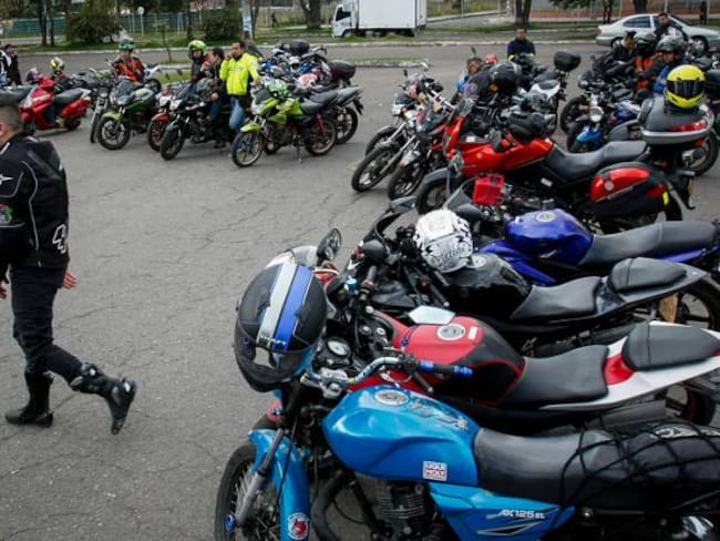Concesionarios de venta de motos deben ser más responsables con la seguridad vial: General Castrillón