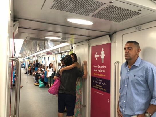 Así serían las sillas en el Transmilenio. Foto del Metro de Rio