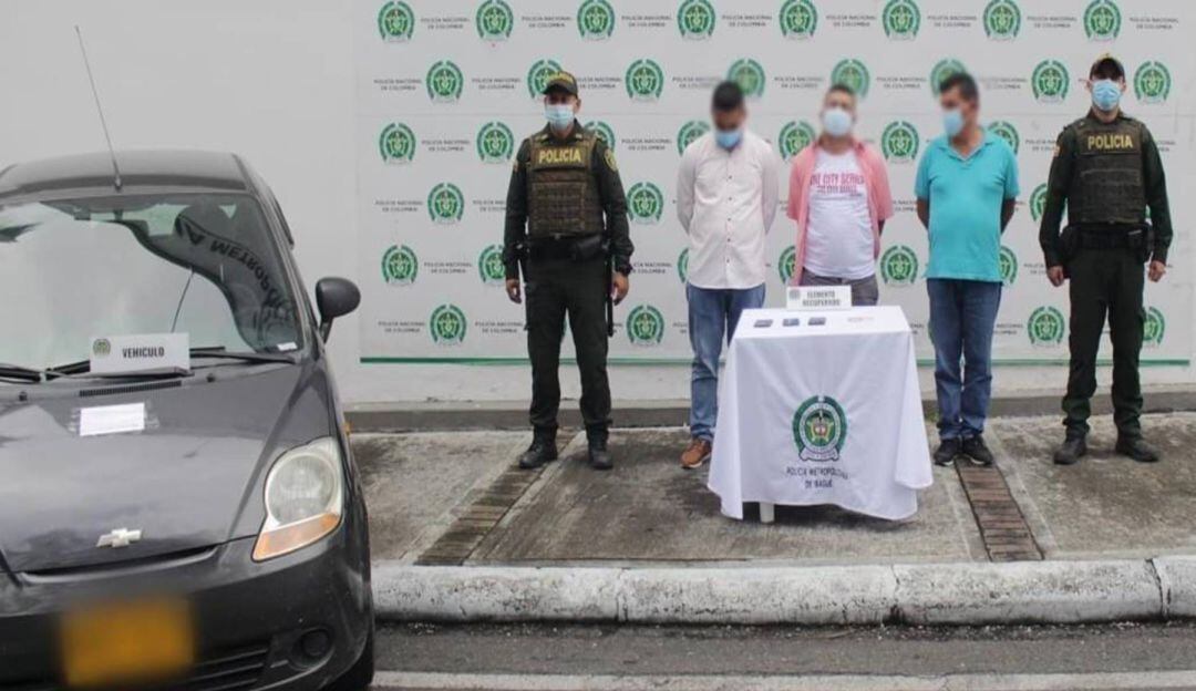 Tres capturados por suplantación