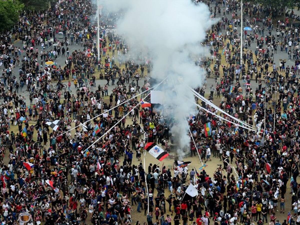 Crisis social en Chile llevó a Piñera a proponer reformar constitucional