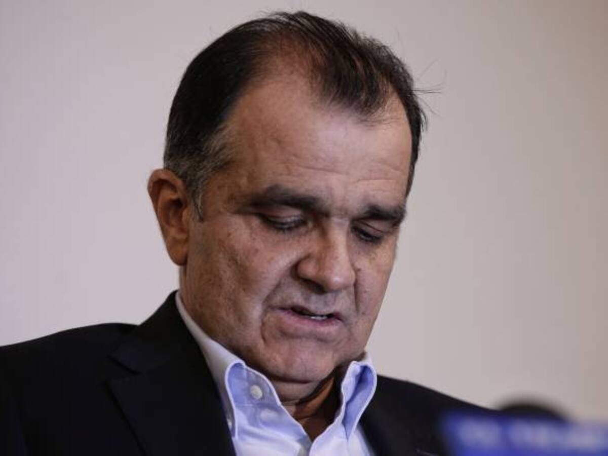 Procuraduría dice que no se debía archivar el caso de Zuluaga