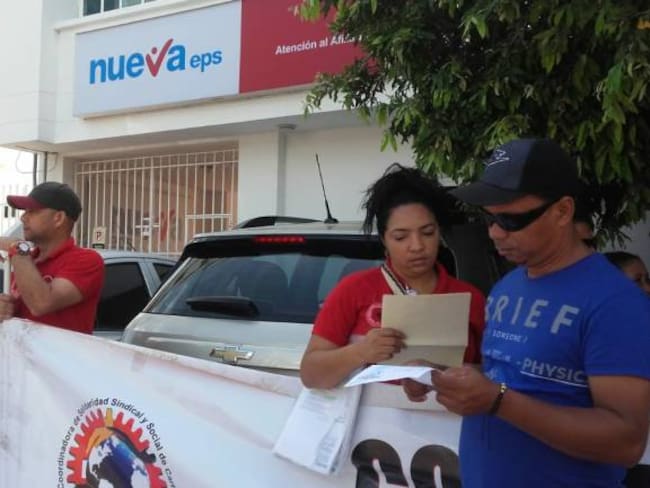 Usuarios de la Nueva EPS en Cartagena protestan por fallas en el servicio
