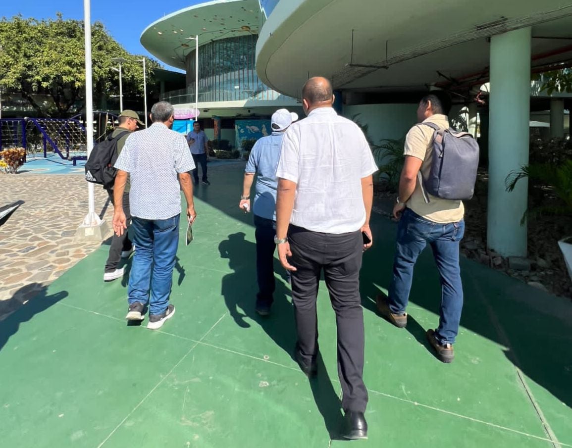 Recorrido por la Megabiblioteca . Alcaldía de Santa Marta