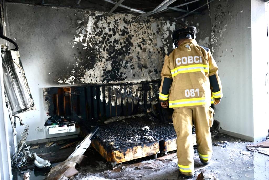 Heridas cuatro personas, entre ellos dos niños, en incendio en Cartagena