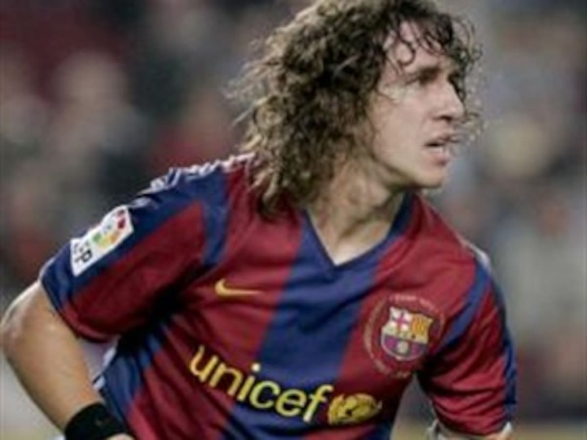 Carles Puyol recibe el alta médica dos meses y medio después de su lesión