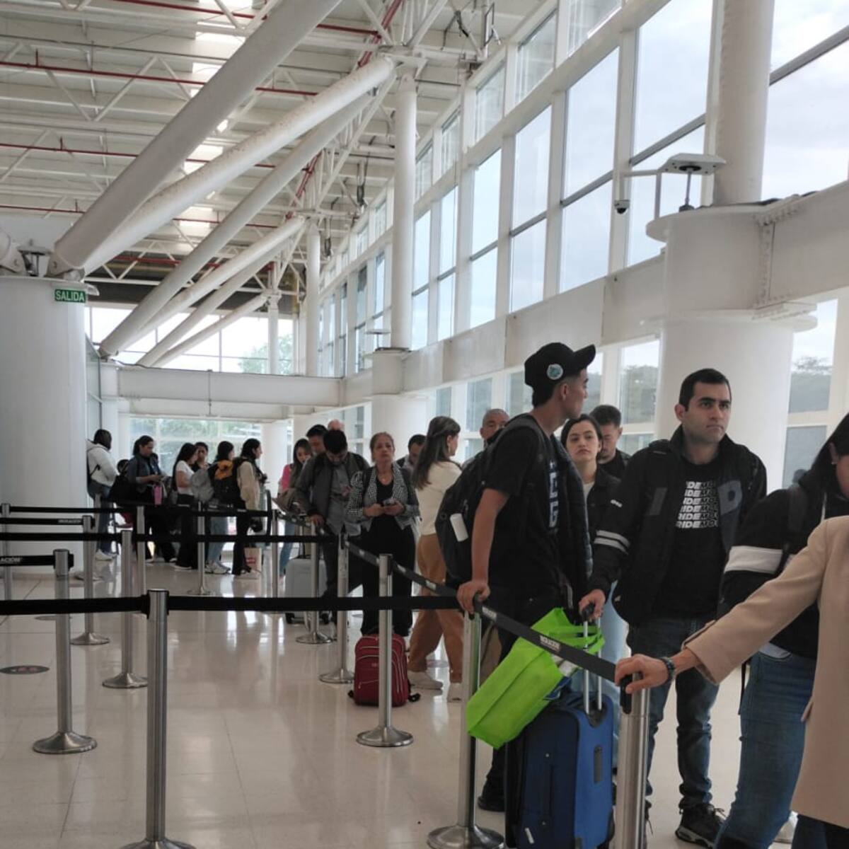 Fallos en servicio de energía, retrasan operaciones en aeropuerto internacional El Edén de Armenia