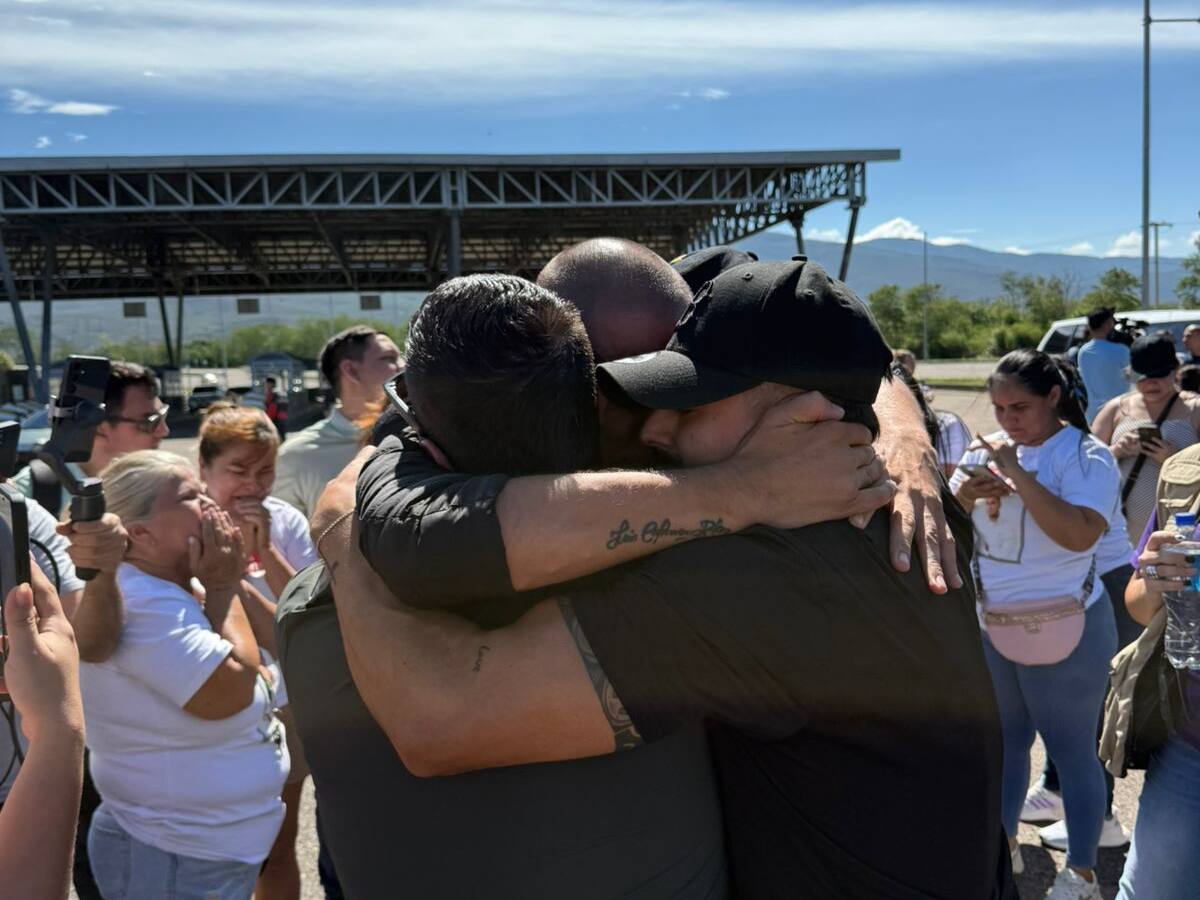 Colombianos liberados de cárceles venezolanas denuncian torturas y tratos inhumanos
