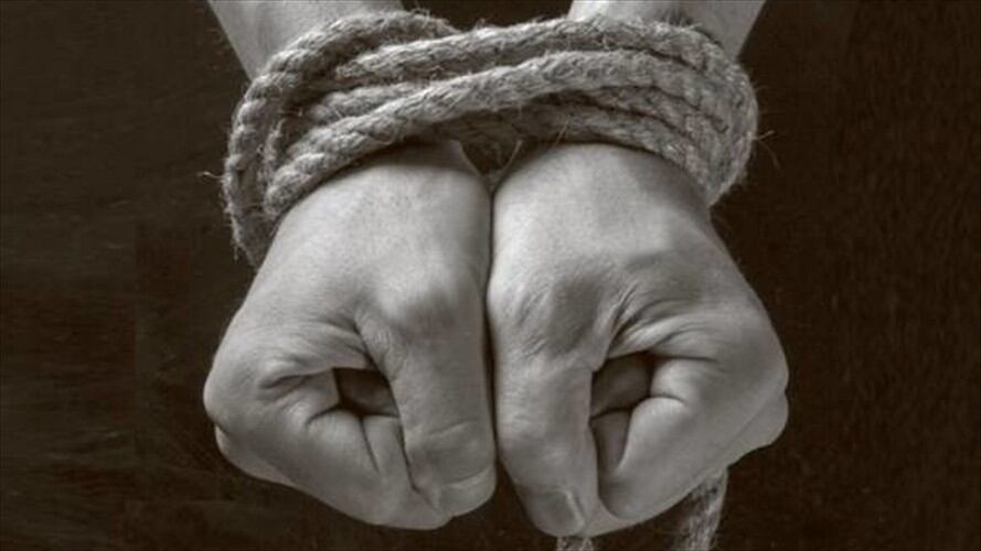 La Fiscalía General reveló un video del momento en que hombres armados secuestran al ingeniero de Ecopetrol, Rafael Andres Riaño, en el municipio de Saravena (Arauca).. Foto: Colprensa