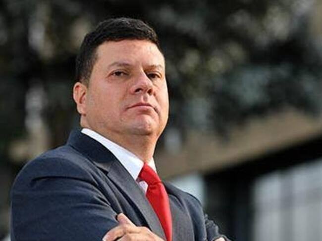 No soy un veedor de pacotilla como lo dijo Sergio Fajardo: veedor Calderón España