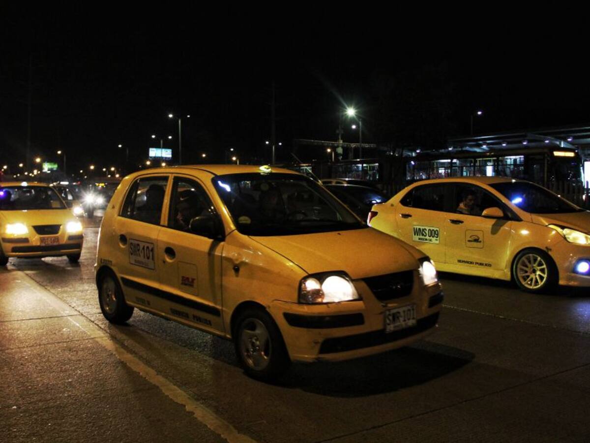 Retiran pico y placa para taxis con plataforma tecnológica