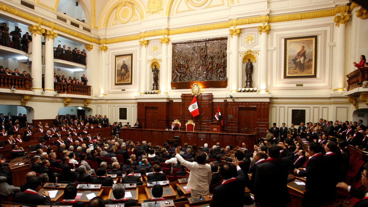 El Congreso de Perú rechaza adelanto de elecciones para diciembre de 2023