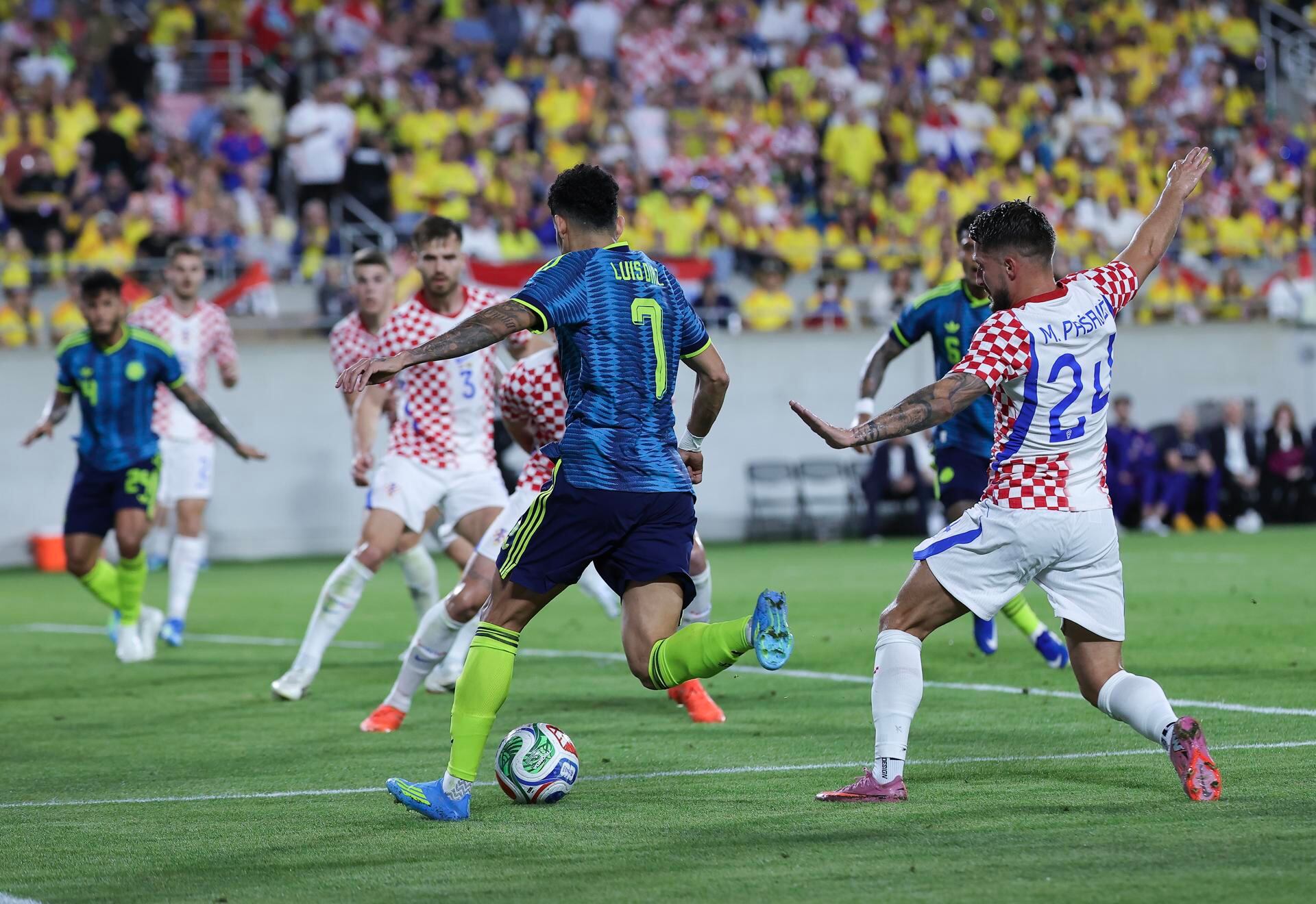 Luis Díaz enfrentando a Croacia con la Selección Colombia. (Futbol, Amistoso, Croacia) EFE/EPA/CRISTOBAL HERRERA-ULASHKEVICH